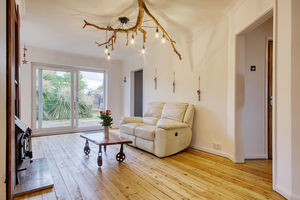 Lounge/Diner- click for photo gallery
